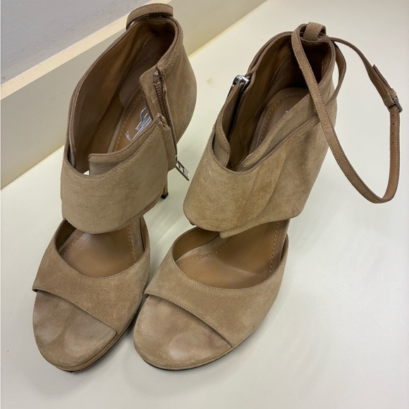 Yves Saint Laurent  Tan High Heels - Picture 6 of 14